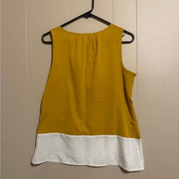 BANANA REPUBLIC W Si Medium Yellow White Colorblock Flowy Split Neck blouse tank - Picture 2 of 5
